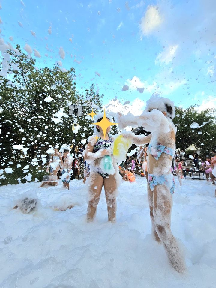 Play Dates Fun: Family Foam Party